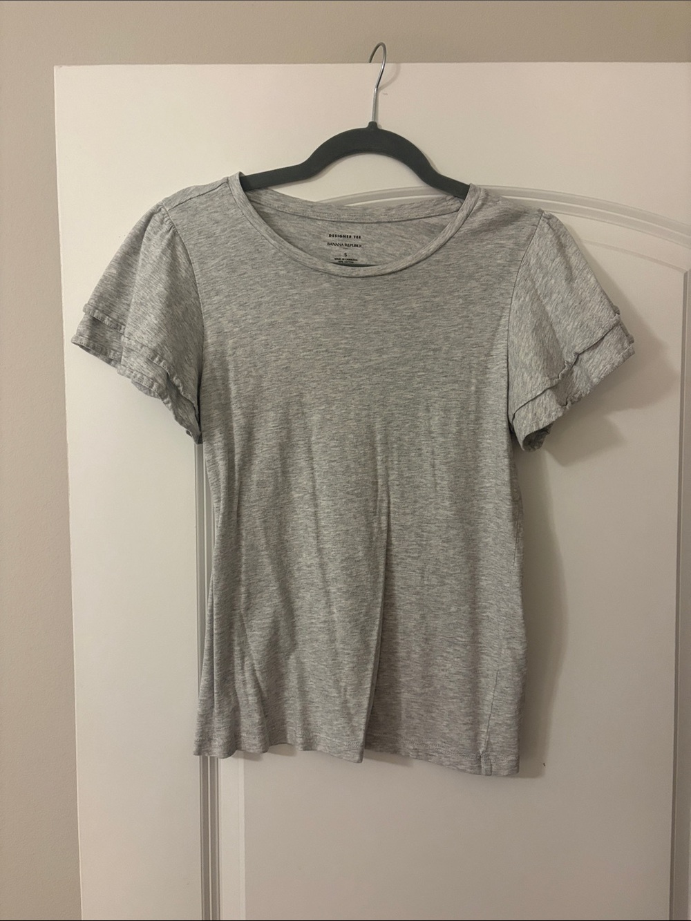 Banana Republic Heather Gray Ruffle Sleeve Tee